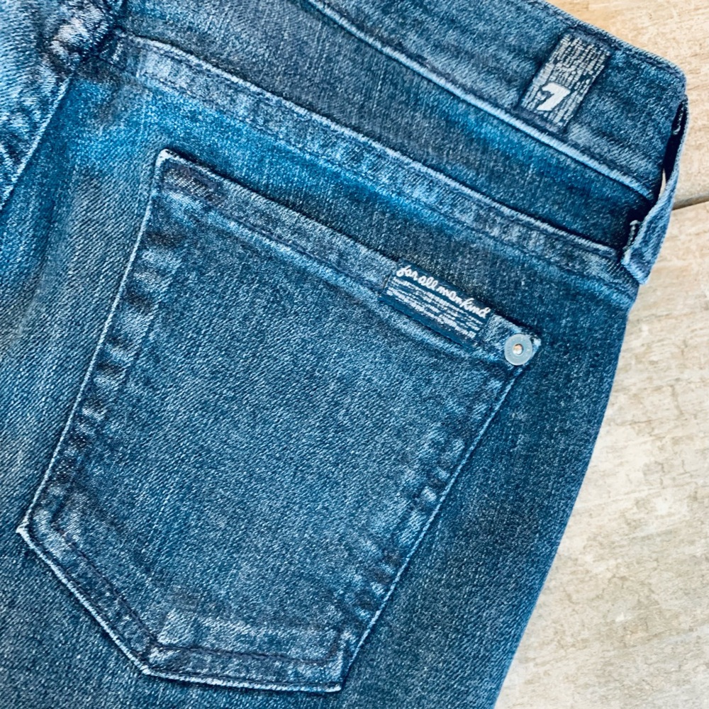 • 7 For All Mankind • The Skinny • Medium Wash Denim Jeans • SZ 26 • Retail $198